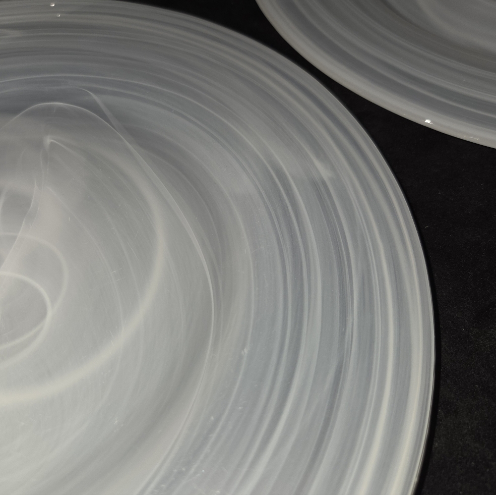White Alabaster Niveus Dinner Plates Pier 1 Set Of 5 - 11" - Picture 4 of 4